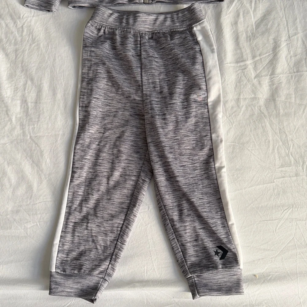 Converse stylish gray